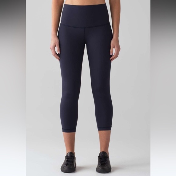 Lululemon Wunder Under Crop (High-Rise) *Full-On Luxtreme 21" Midnight Navy | 4 - Picture 8 of 10